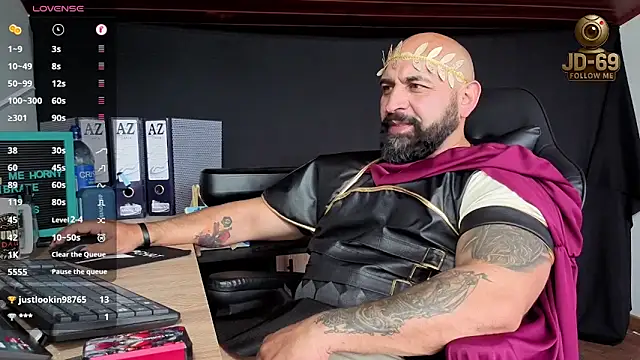 Snapshot of JD-69 chatting on October 31, 5:36 pm JD-69 online show from October 31, 5:36 pm