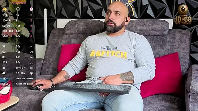 Snapshot of JD-69 chatting on December 17, 5:30 pm JD-69 online show from December 17, 5:30 pm