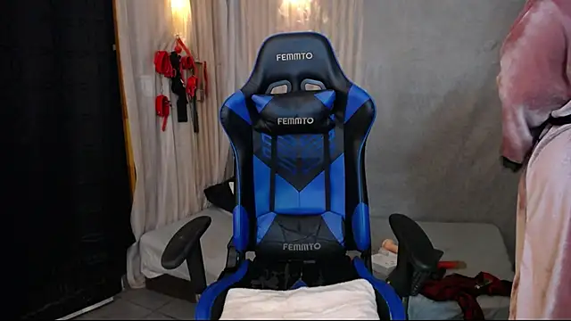 julia sweet 1 online show from March 3, 6:59 am