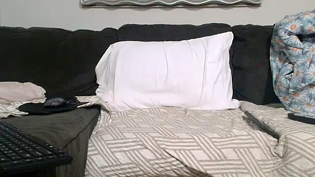 Snapshot of Badcuzwefun187 chatting on April 30, 5:52 pm Badcuzwefun187 online show from April 30, 5:52 pm