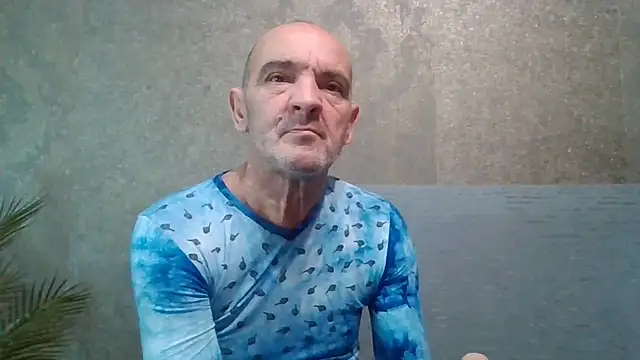 Snapshot of skorpibg65 chatting on May 3, 2:56 pm skorpibg65 online show from May 3, 2:56 pm