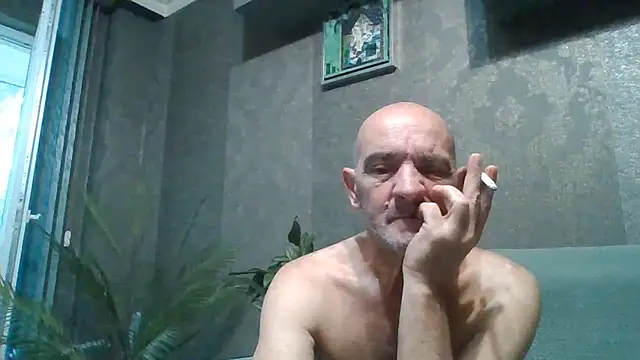 Snapshot of skorpibg65 chatting on July 1, 1:45 pm skorpibg65 online show from July 1, 1:45 pm