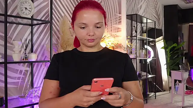 CelesteBailey online show from July 27, 5:47 am