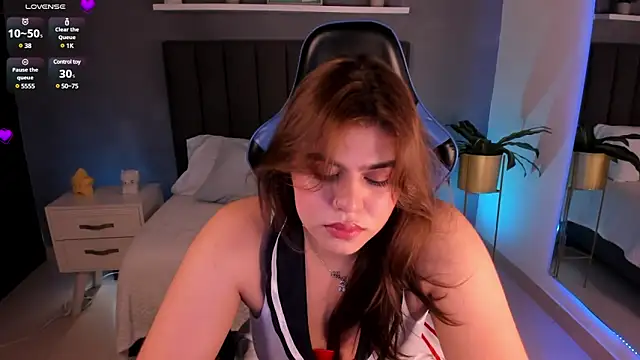 Snapshot of veronica185 chatting on January 24, 2:49 am veronica185 online show from January 24, 2:49 am