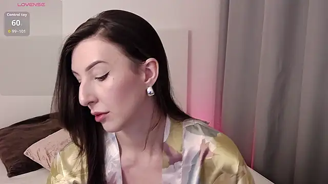 -Allure- online show from April 22, 10:00 pm