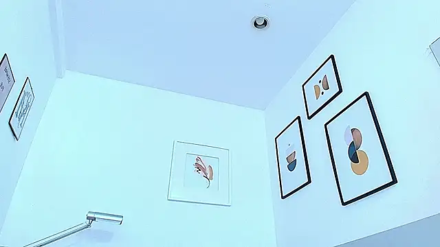 Snapshot of littlee_emilyy_ chatting on December 22, 3:44 pm littlee emilyy  online show from December 22, 3:44 pm