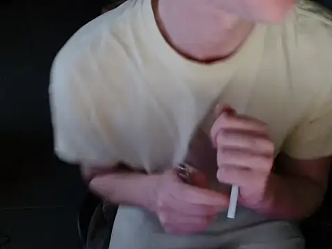 Snapshot of Str8boyy chatting on December 24, 12:00 am Str8boyy online show from December 24, 12:00 am