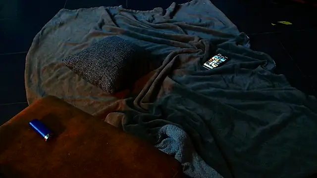 Snapshot of Str8boyy chatting on February 1, 6:21 am Str8boyy online show from February 1, 6:21 am