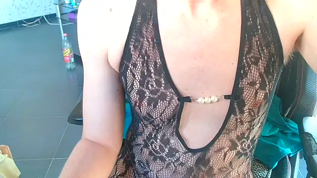 Snapshot of Str8boyy chatting on February 16, 11:38 am Str8boyy online show from February 16, 11:38 am