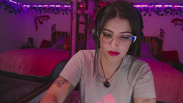 azahar  ziiz online show from November 12, 1:50 am