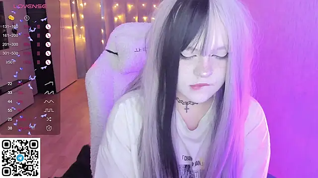 SelenaCute online show from February 10, 5:33 am