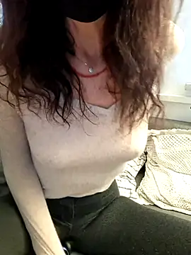 Snapshot of Silvia_Zeno chatting on October 18, 5:32 am Silvia Zeno online show from October 18, 5:32 am