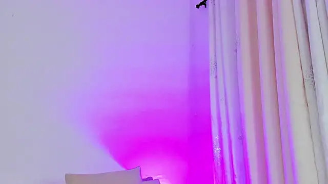 Snapshot of Abby__colins chatting on December 14, 2:10 pm Abby  colins online show from December 14, 2:10 pm