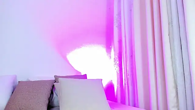 Snapshot of Abby__colins chatting on January 16, 4:50 pm Abby  colins online show from January 16, 4:50 pm