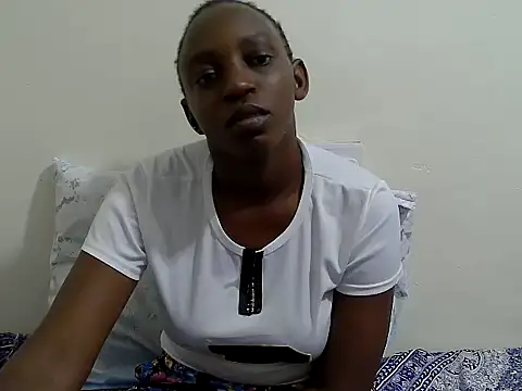 Snapshot of lizbela1 chatting on May 6, 10:15 pm lizbela1 online show from May 6, 10:15 pm