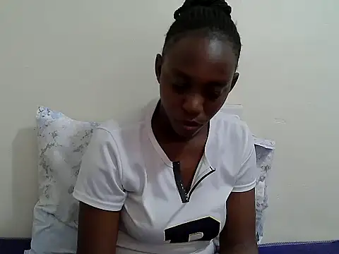 Snapshot of lizbela1 chatting on May 7, 10:20 am lizbela1 online show from May 7, 10:20 am