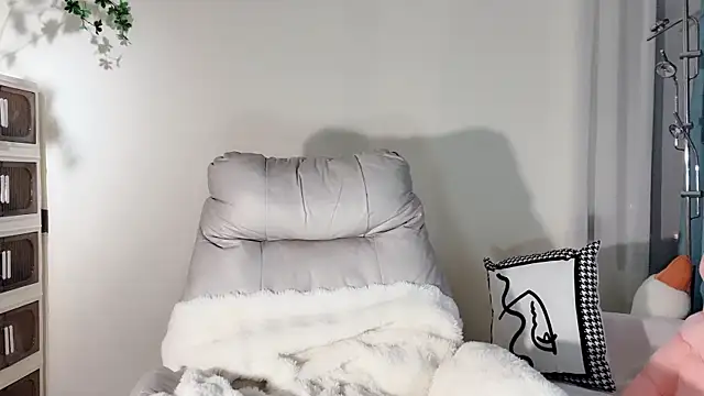 Snapshot of lvy-w chatting on February 5, 4:58 pm lvy-w online show from February 5, 4:58 pm