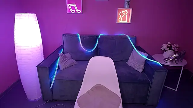 Snapshot of RikaRaily chatting on December 4, 5:38 am RikaRaily online show from December 4, 5:38 am