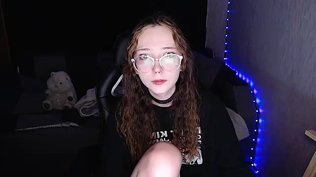 Snapshot of AmeliaKamishiro chatting on October 9, 7:39 am AmeliaKamishiro online show from October 9, 7:39 am