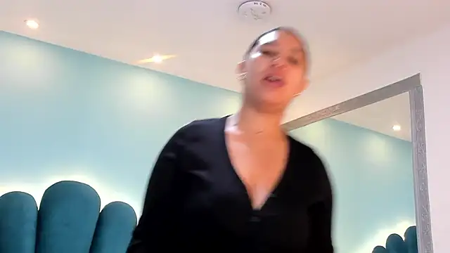 sharlott18 online show from November 8, 10:48 am