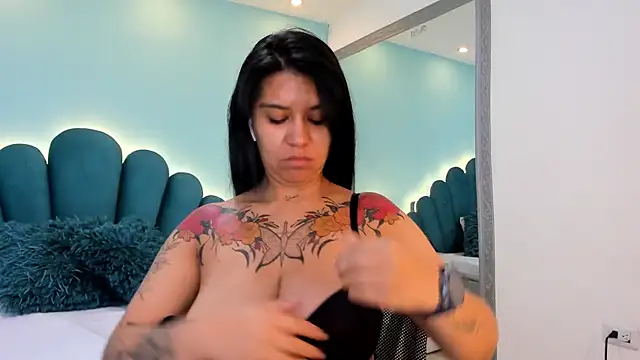 sharlott18 online show from February 16, 1:51 pm