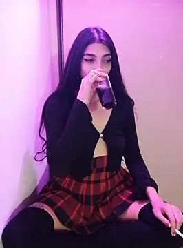 Snapshot of Felicia_smok3 chatting on December 5, 4:20 am Felicia smok3 online show from December 5, 4:20 am