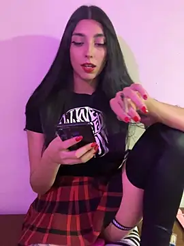 Snapshot of Felicia_smok3 chatting on February 18, 12:48 am Felicia smok3 online show from February 18, 12:48 am