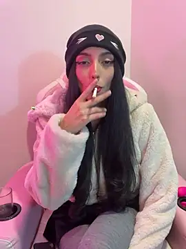 Snapshot of Felicia_smok3 chatting on May 26, 4:30 am Felicia smok3 online show from May 26, 4:30 am