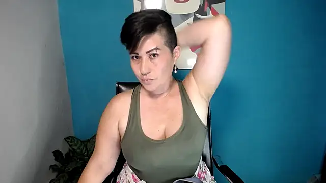 Snapshot of Sunny_rayz_ chatting on May 27, 6:27 pm Sunny rayz online show from May 27, 6:27 pm