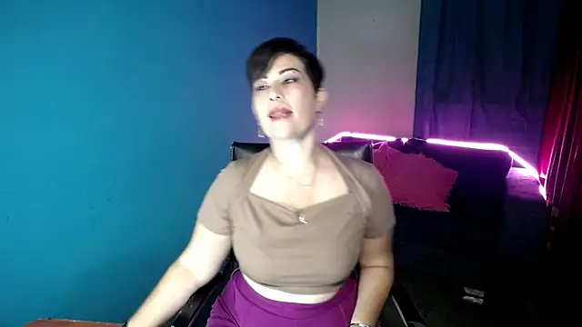 Snapshot of Sunny_rayz_ chatting on June 20, 10:18 am Sunny rayz online show from June 20, 10:18 am