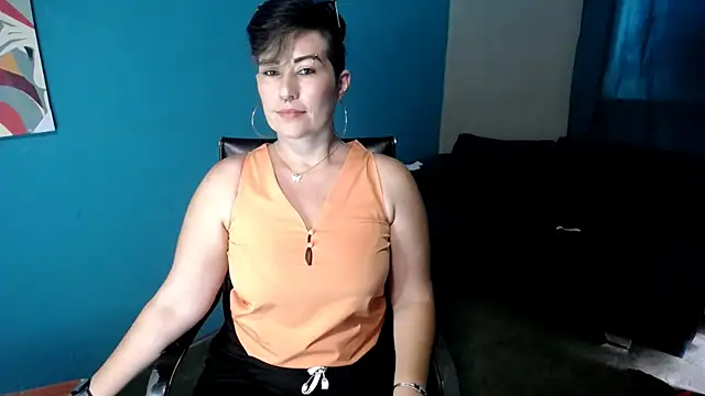 Snapshot of Sunny_rayz_ chatting on July 6, 2:47 pm Sunny rayz online show from July 6, 2:47 pm