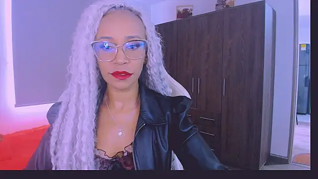 Snapshot of ScarlettMalbec chatting on July 21, 9:06 pm ScarlettMalbec online show from July 21, 9:06 pm