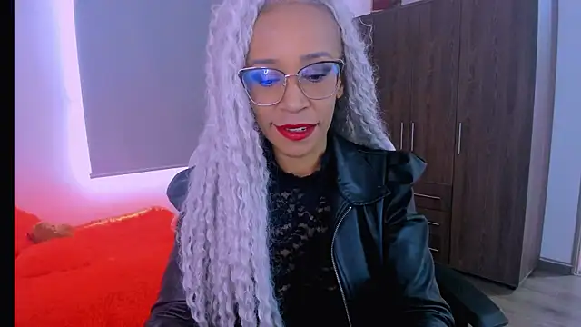 Snapshot of ScarlettMalbec chatting on July 29, 9:35 pm ScarlettMalbec online show from July 29, 9:35 pm
