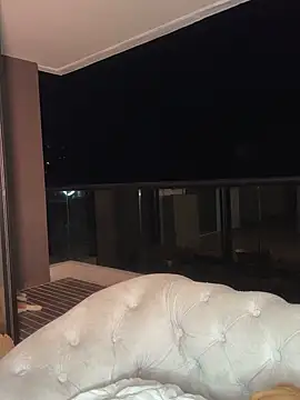 Snapshot of Helenbronwx chatting on December 19, 12:13 am Helenbronwx online show from December 19, 12:13 am