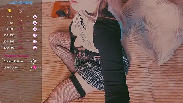 Snapshot of yoursugarbabe chatting on January 5, 11:12 pm yoursugarbabe online show from January 5, 11:12 pm