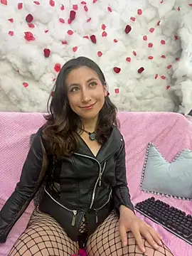 Snapshot of SkarletJhonson_ chatting on June 4, 6:30 am SkarletJhonson online show from June 4, 6:30 am