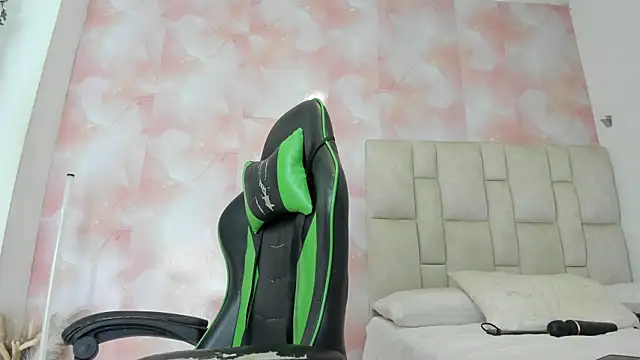 aida rose  online show from April 5, 12:41 am