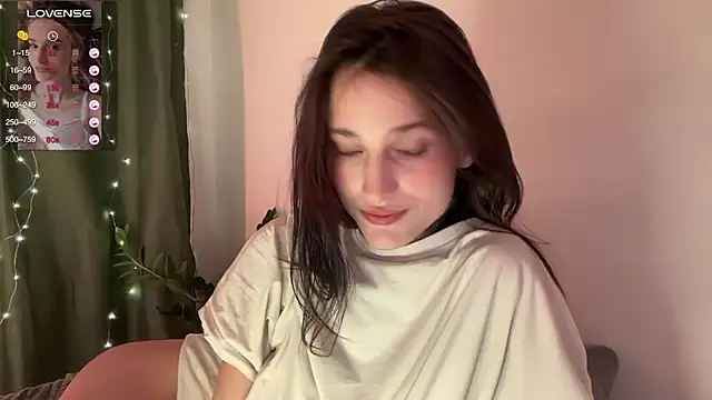 Snapshot of Fleur_Delis chatting on December 27, 10:37 pm Fleur Delis online show from December 27, 10:37 pm