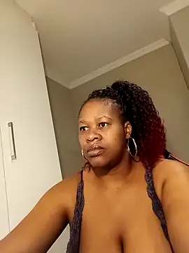 bustylisa1983 online show from May 6, 5:57 am