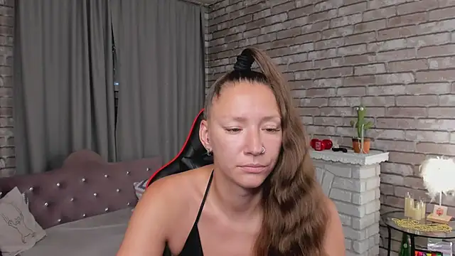 SarahCoksss online show from July 9, 12:15 am