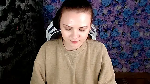 IxxiLiana online show from September 25, 6:06 am