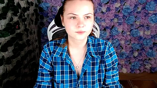 IxxiLiana online show from October 14, 5:19 am