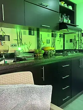 Mau White online show from December 10, 2:16 am