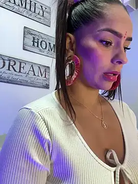 Mau White online show from January 5, 1:35 am