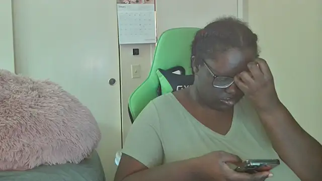 Snapshot of Yagurl__west chatting on January 14, 12:11 am Yagurl west online show from January 14, 12:11 am