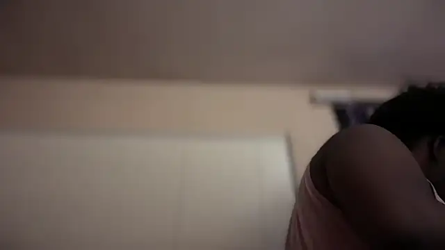 Snapshot of Yagurl__west chatting on February 25, 7:09 am Yagurl west online show from February 25, 7:09 am