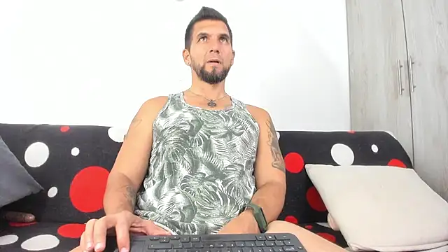 JULESLAKES online show from December 2, 2:17 am