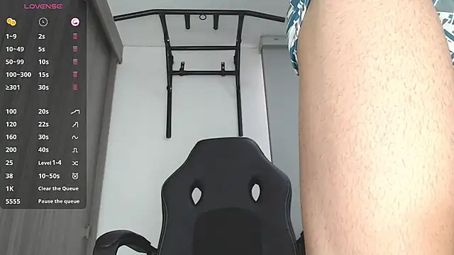 Snapshot of russthiago chatting on March 21, 12:28 pm russthiago online show from March 21, 12:28 pm