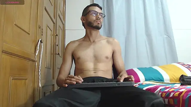Snapshot of russthiago chatting on May 6, 2:11 pm russthiago online show from May 6, 2:11 pm