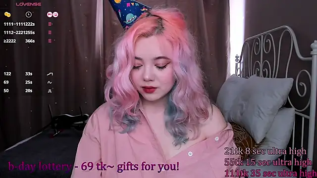 Snapshot of __KawaiiYuki__ chatting on February 24, 9:21 am   KawaiiYuki   online show from February 24, 9:21 am